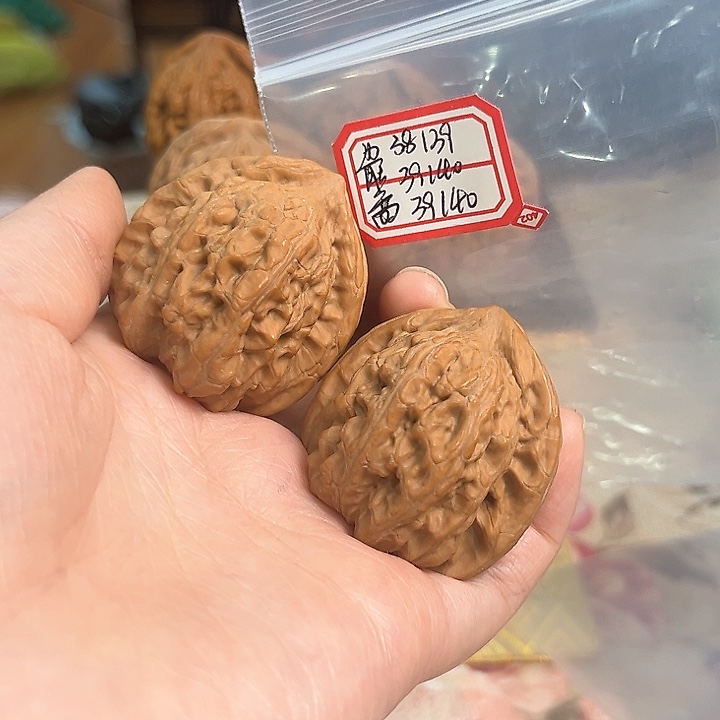 文玩核桃把件赤龙鸡心