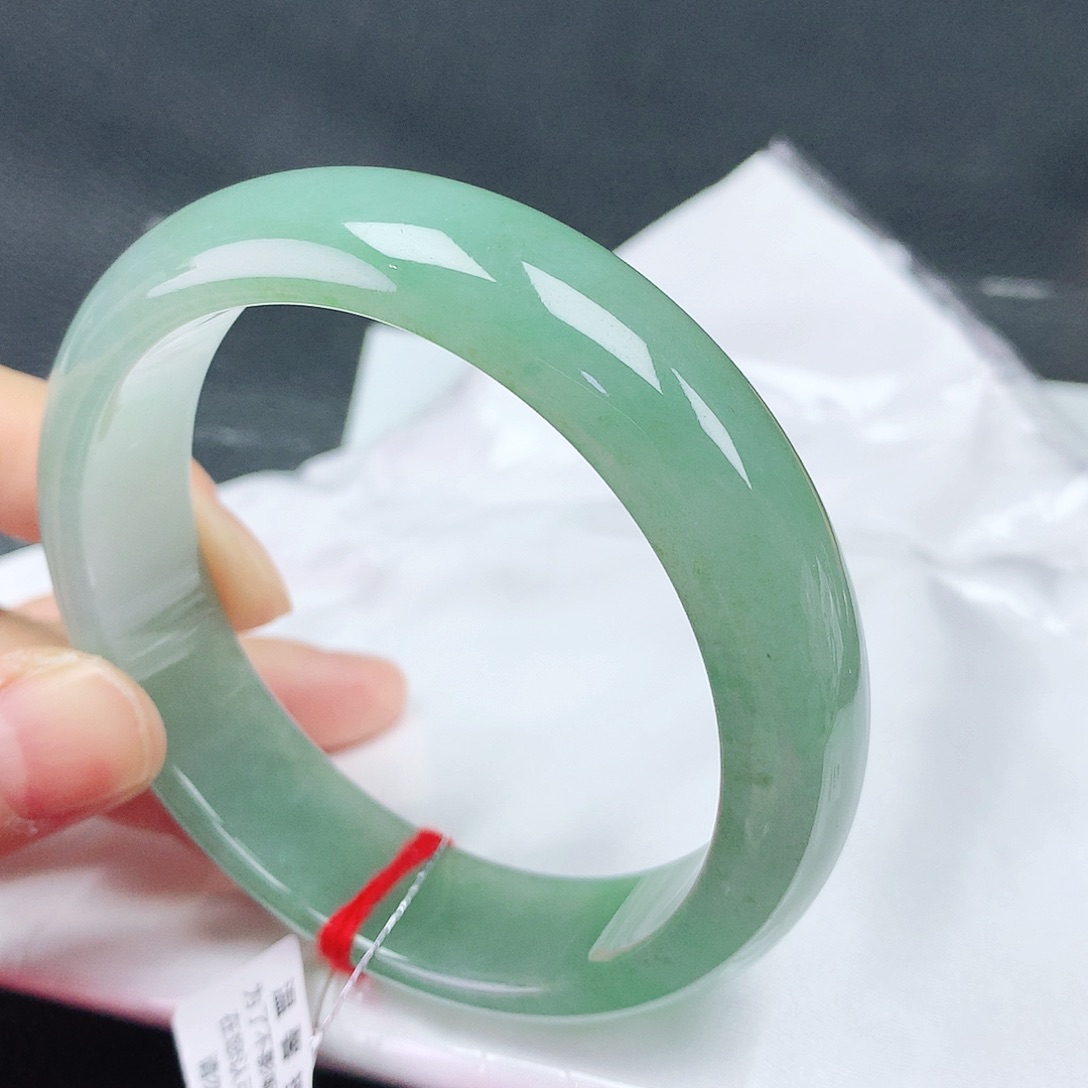 翡翠手镯未镶嵌59轮胎