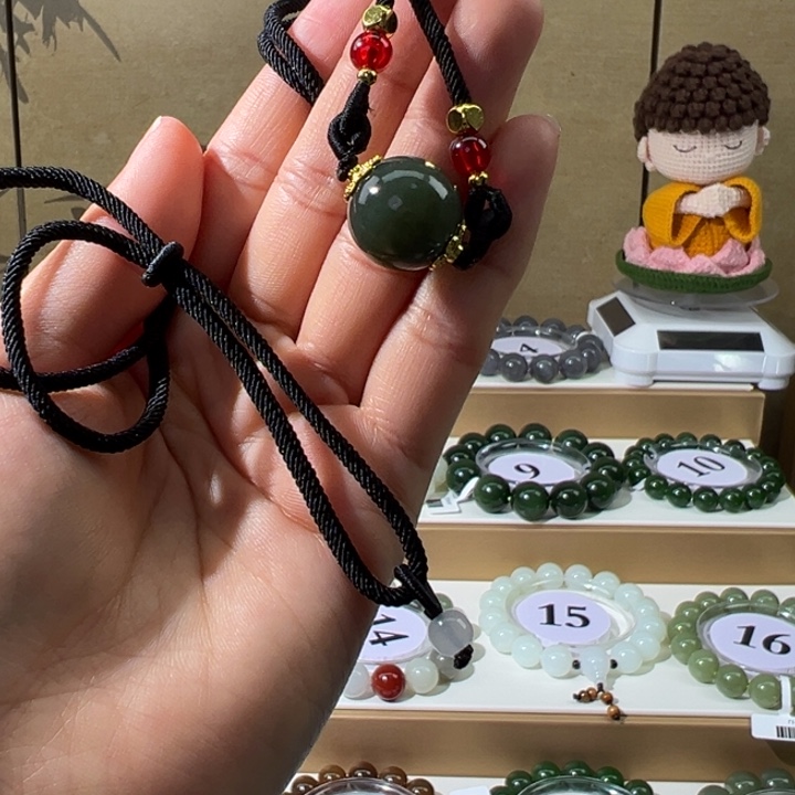 和田玉未镶嵌手串