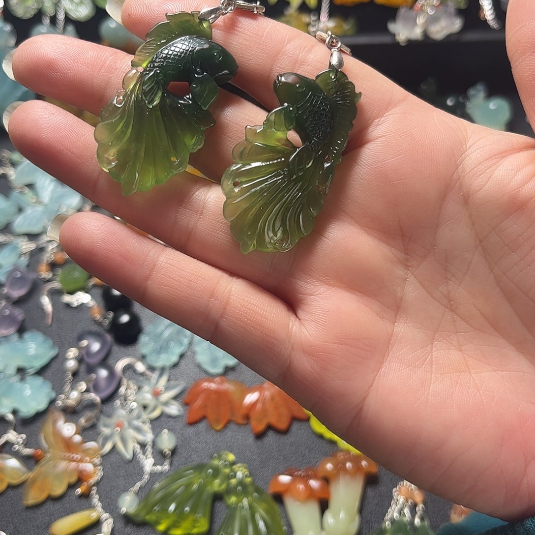 涵***玄蛇纹石玉未镶嵌耳饰