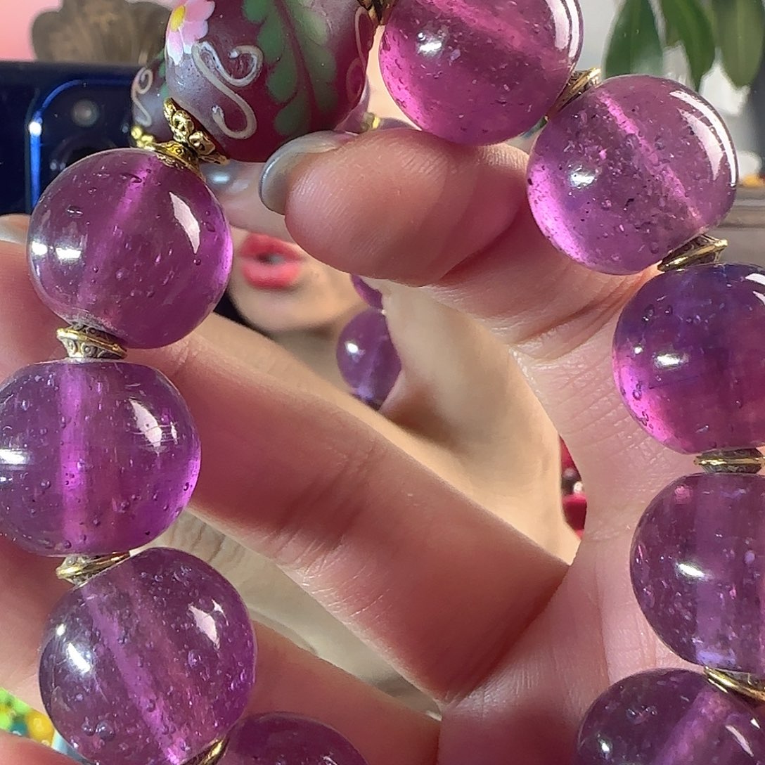 玻璃颈饰老琉璃的故事是什么呢这是