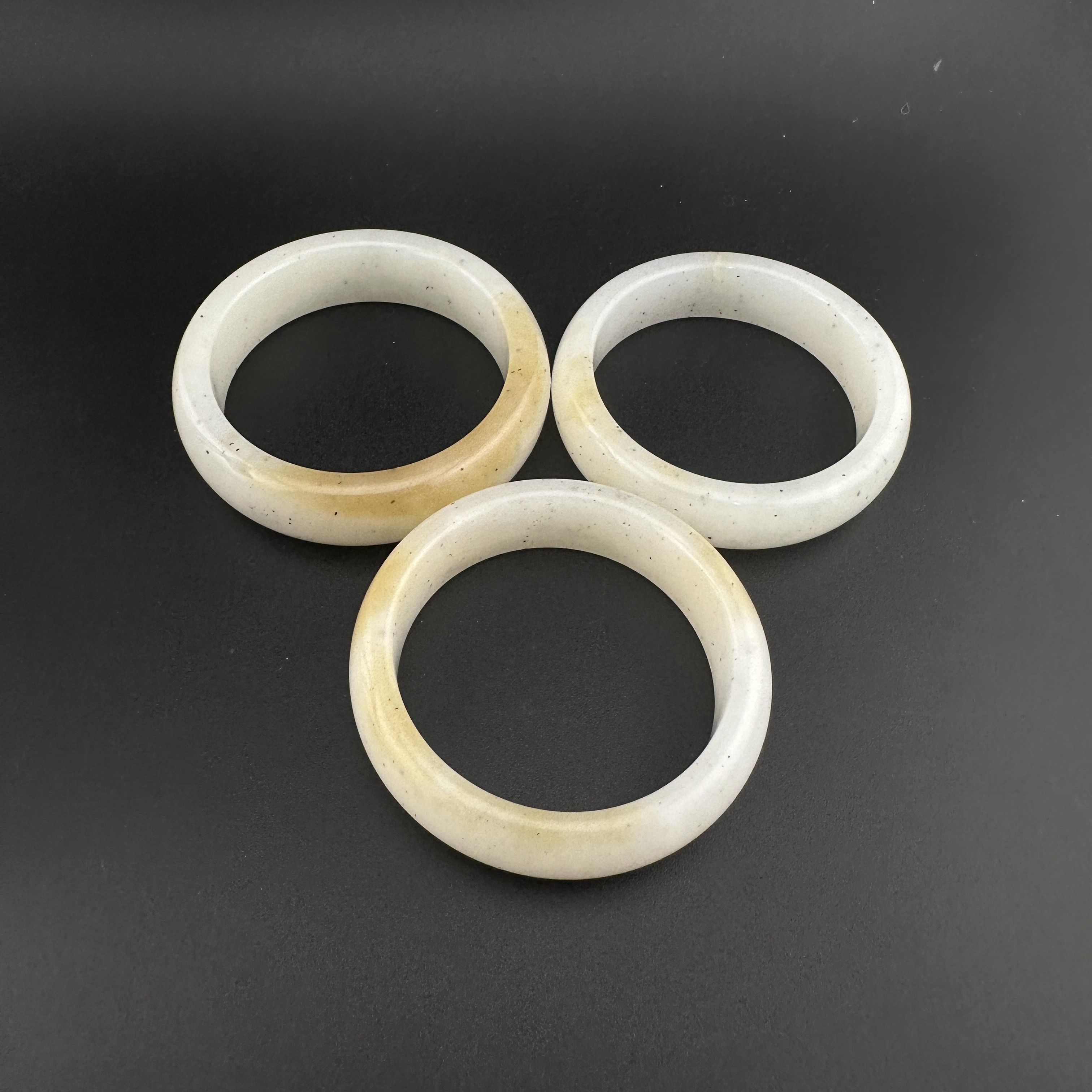 BY1225FWM标104 北玉精选 和田玉手镯 多样性发货 发其一