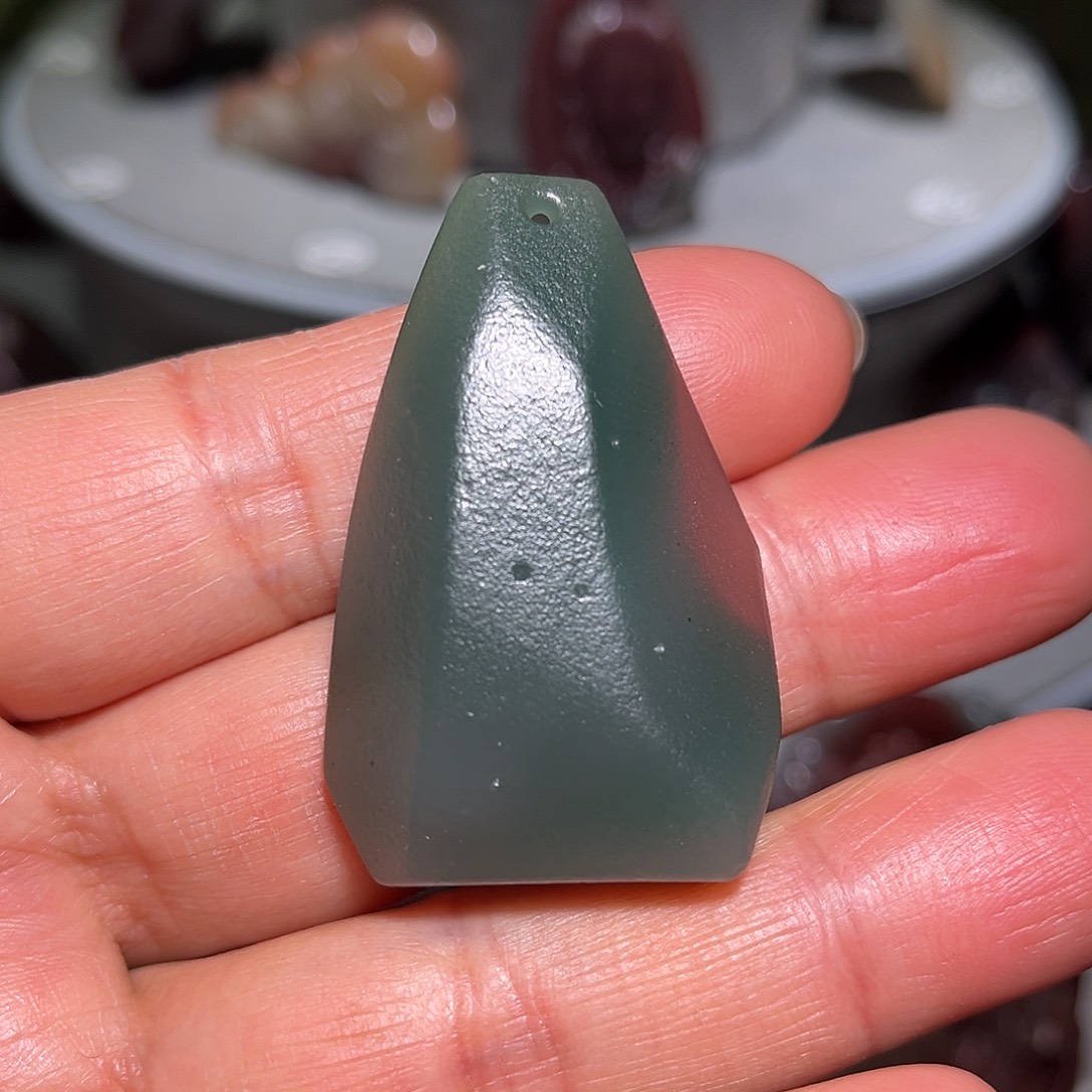 玛瑙/玉髓未镶嵌颈饰随形吊坠