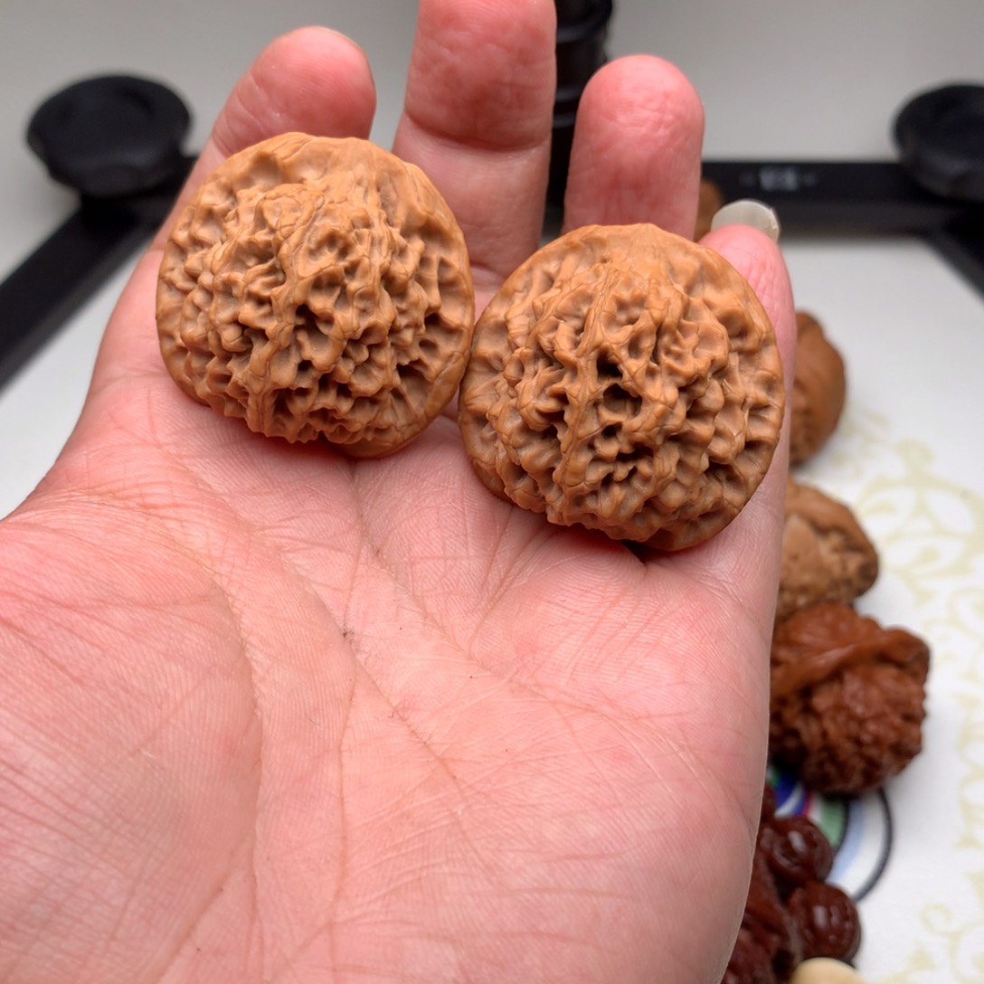 文玩核桃把件走*方秦闷