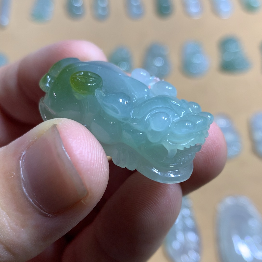 翡翠未镶嵌吊坠(不含链)翡翠吊坠