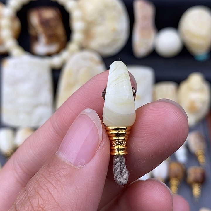 琥珀未镶嵌裸石8马蹄拉丝c88