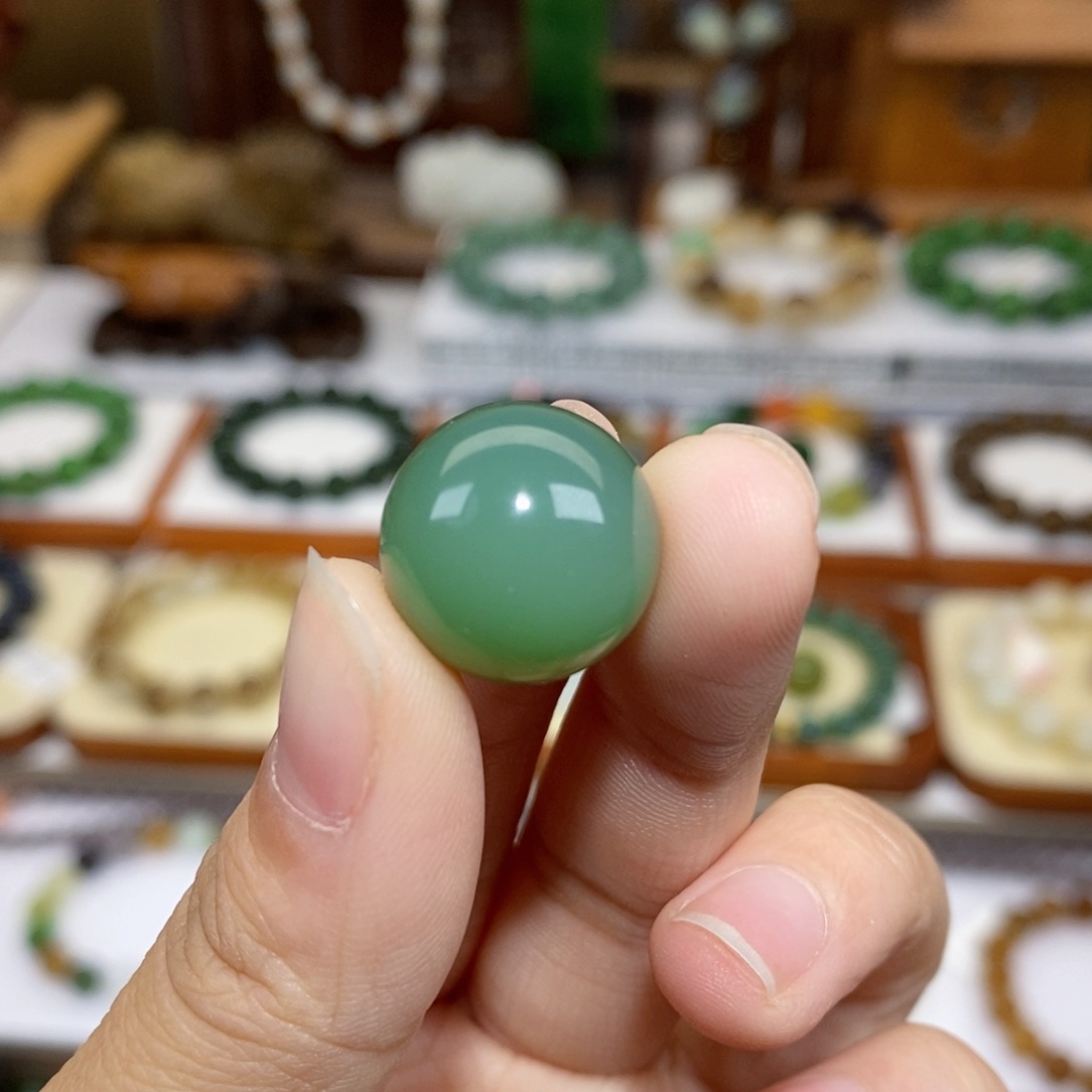 和田玉吊坠(不含链)未镶嵌世****家