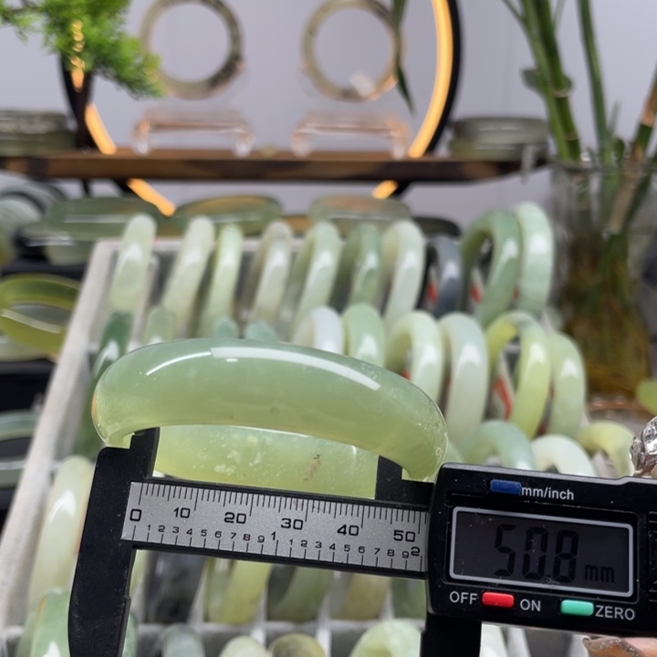 蛇纹石玉未镶嵌手镯392