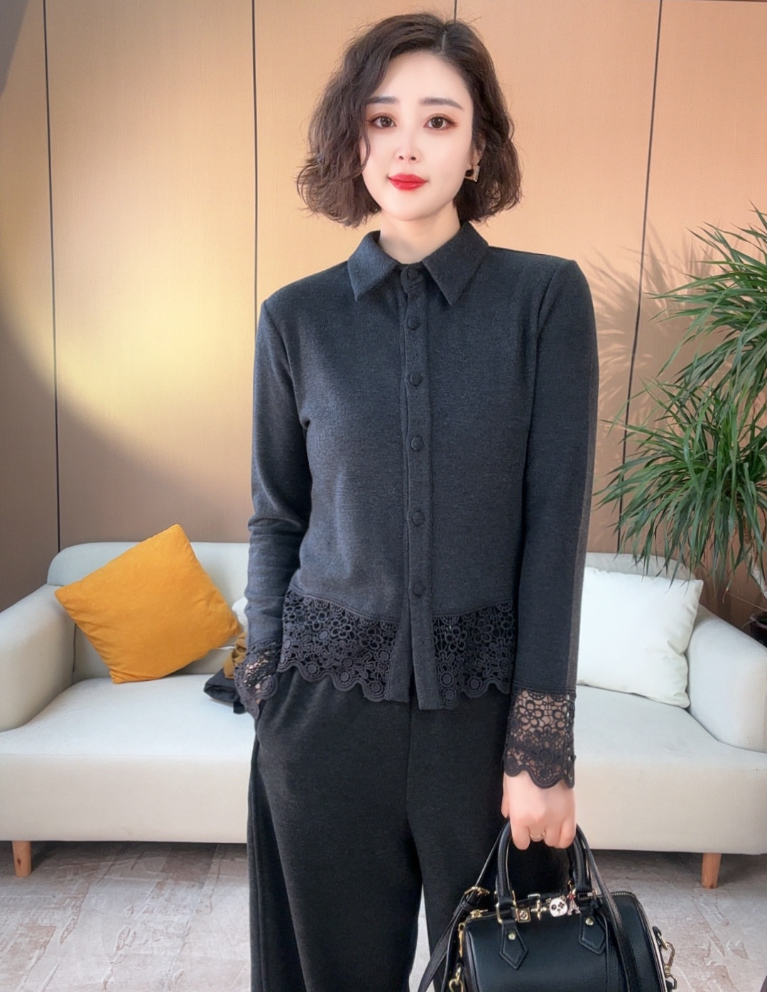 秋冬开衫花边衬衣时尚保暖双面加绒显瘦打底休闲女士上衣1210