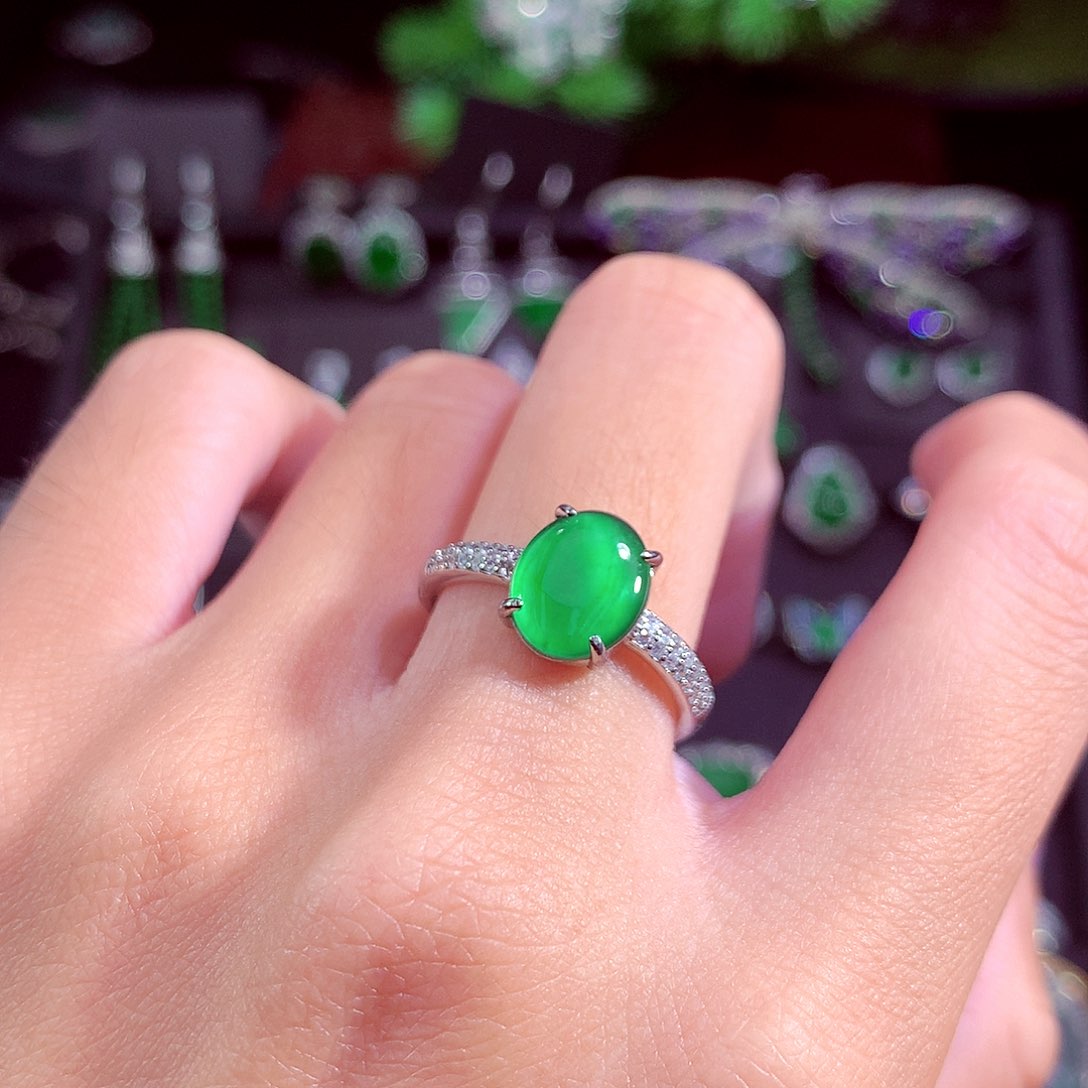 颈饰未镶嵌翡翠天然