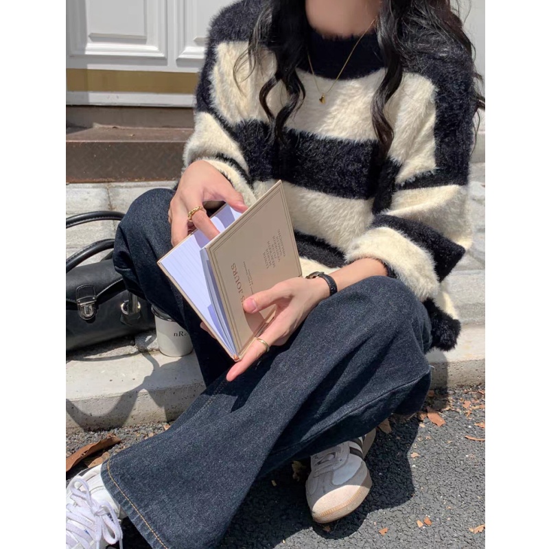 宽条纹加厚不起球圆领宽松黑白拼色针织毛衣500