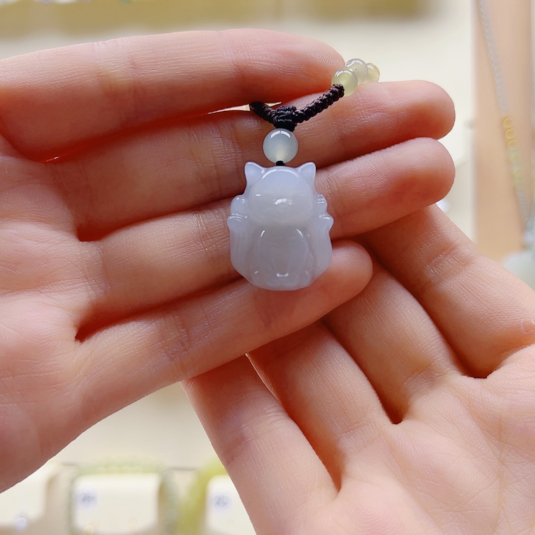 和田玉未镶嵌吊坠(赠链)