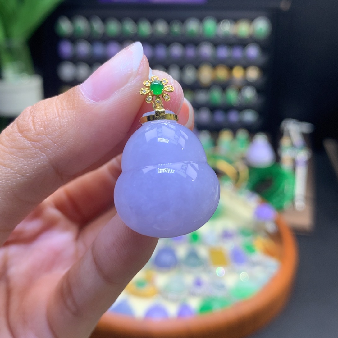 翡翠18K金镶嵌颈饰