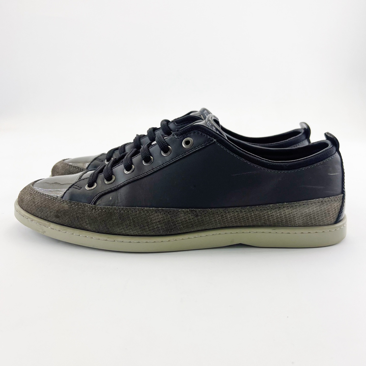 95新 FERRAGAMO/菲拉格慕 42码/黑色真皮低帮平底休闲鞋/15454482