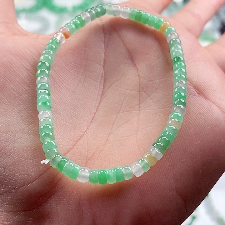 翡翠手链未镶嵌卡4+