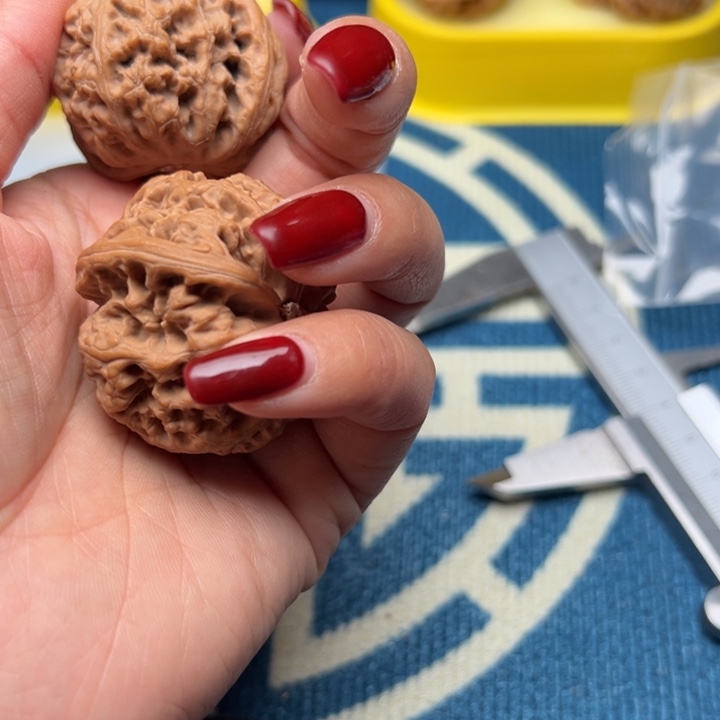 吊坠桃核文玩粗筋