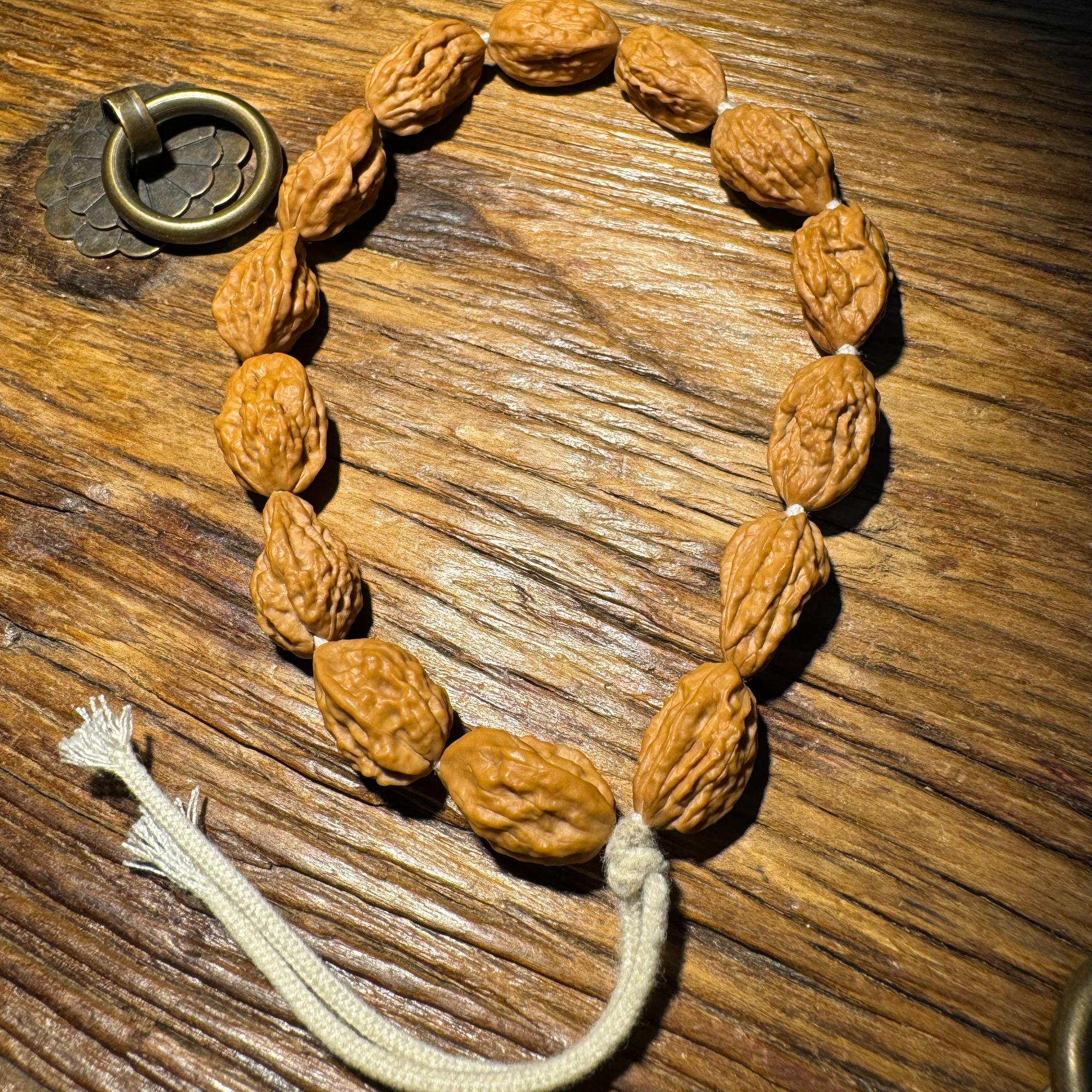 笙汐-核桃（崇山蛤蟆头）原皮原色小尺寸手持单圈
