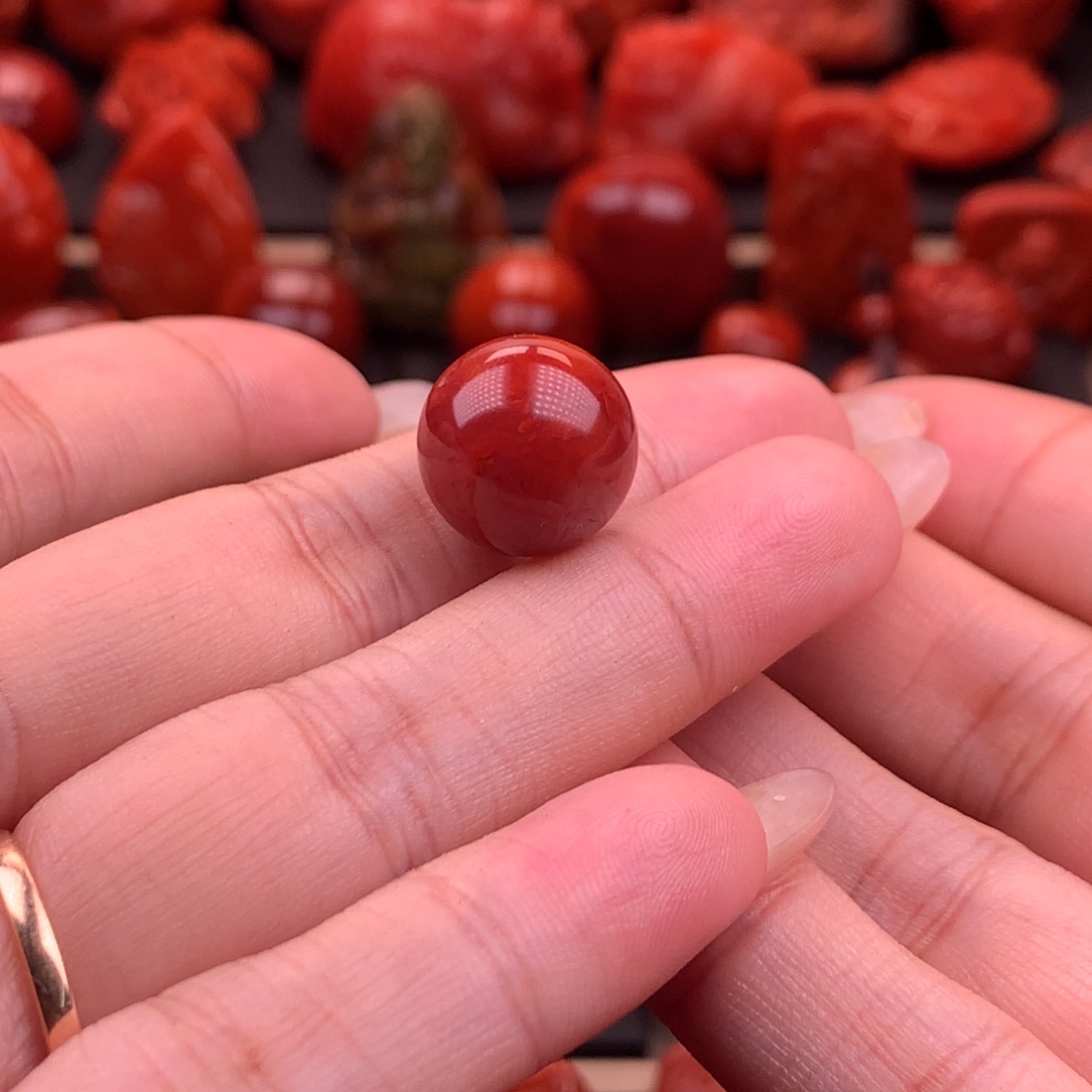 南红玛瑙南红川料原矿牛血火焰圆珠14mm未镶嵌