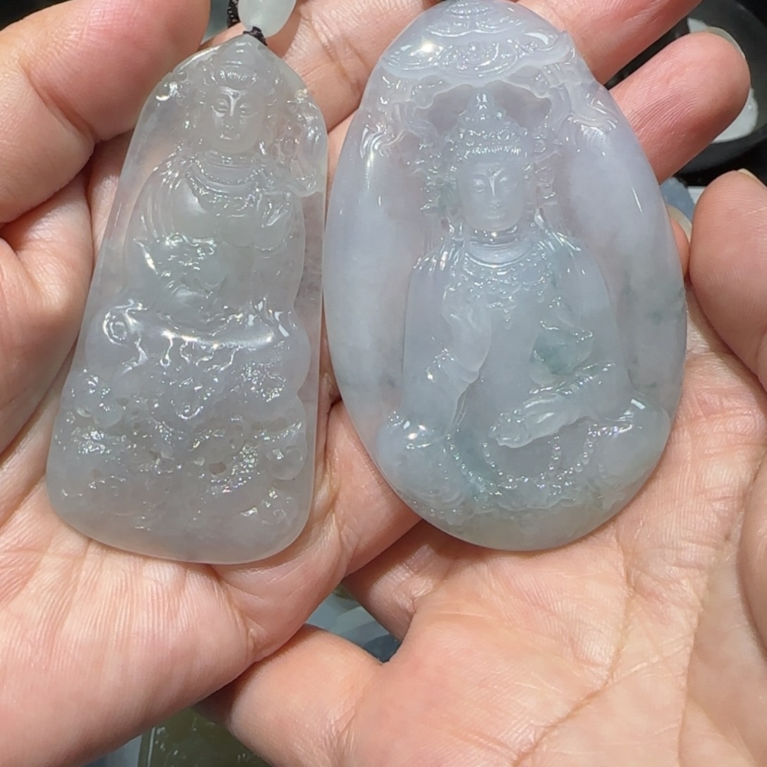 事***意翡翠未镶嵌颈饰..