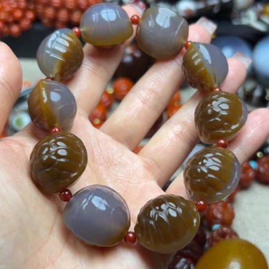 星***岸玛瑙/玉髓未镶嵌颈饰