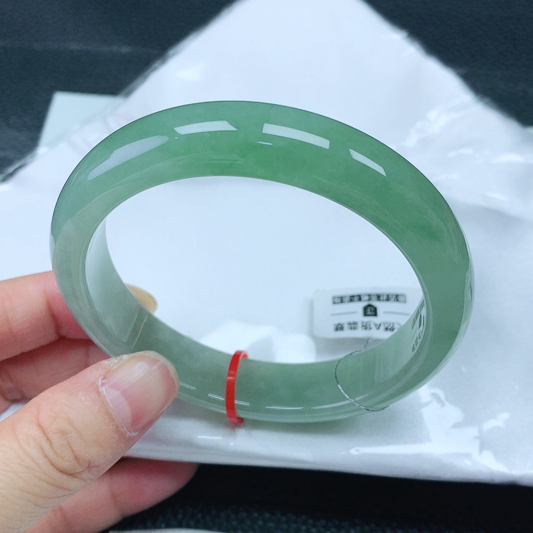 翡翠手镯未镶嵌59+圈