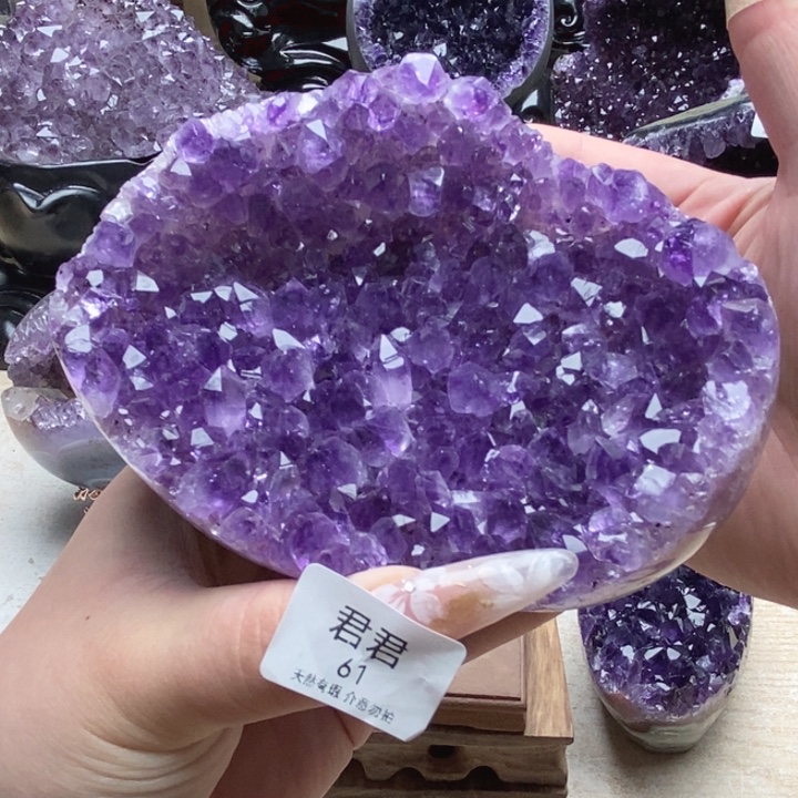 紫晶未镶嵌大型摆件（非配饰）