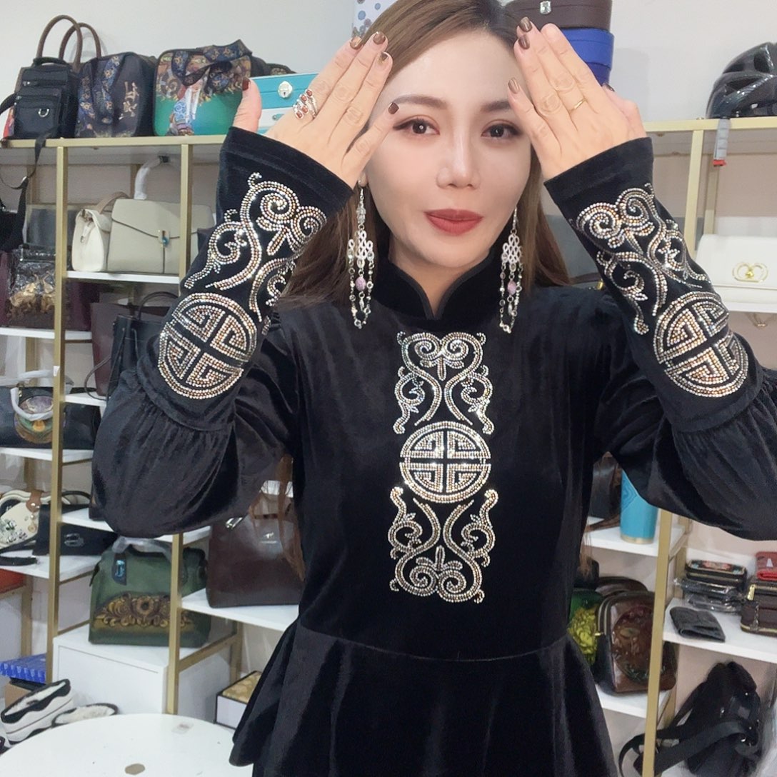 挂脖款辣妈家连衣裙s