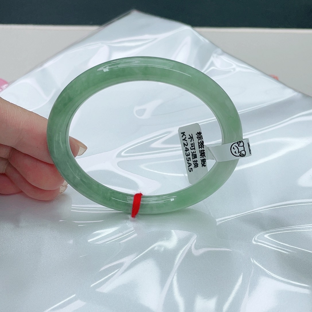 翡翠手镯未镶嵌圆55