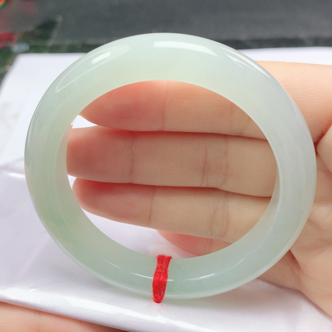 翡翠未镶嵌手镯正