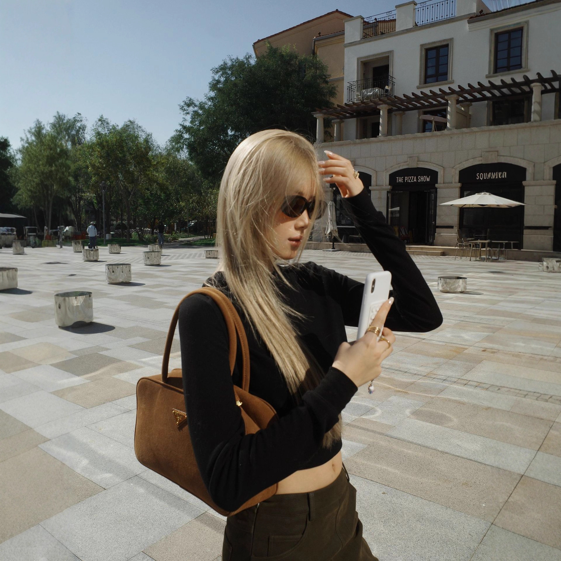 辣妹圆领正肩短上衣女秋冬美式纯色收腰内搭显瘦打底长袖街拍