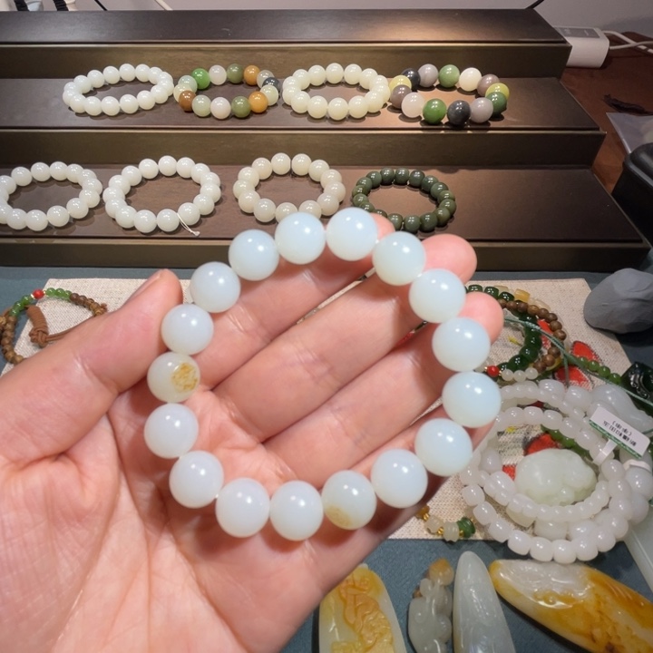 和田玉手串未镶嵌?****儿