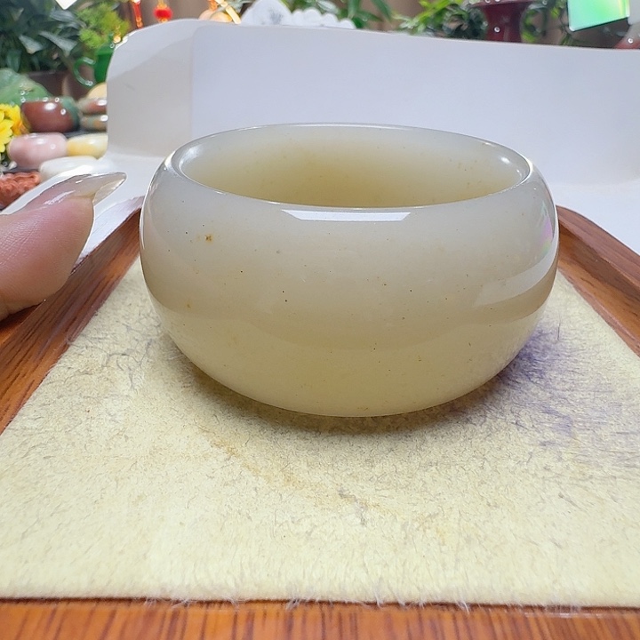 流****石英质玉未镶嵌手镯