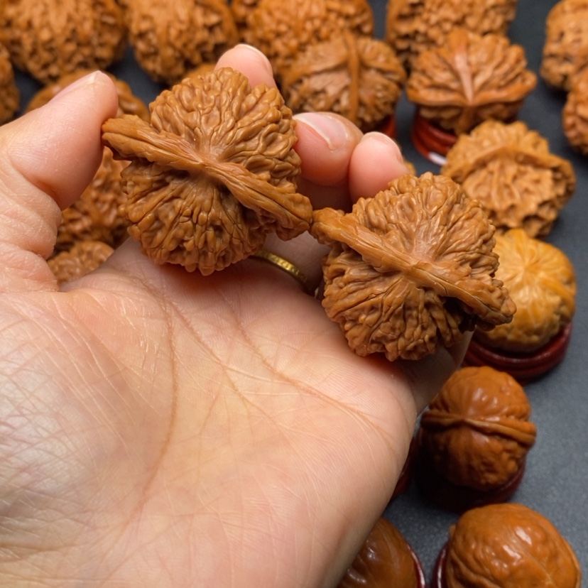 【闪购商品】文玩核桃把件44篓子