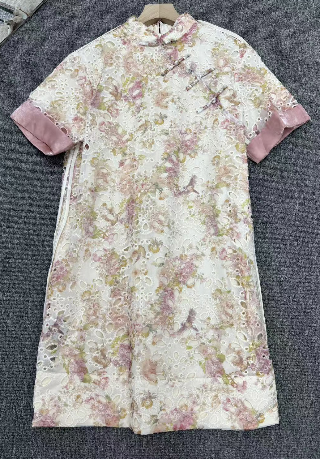 欧货女装2025新款甜美气质减龄高端复古新中式花朵连衣裙