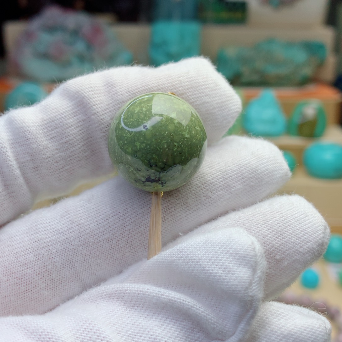 绿松石颈饰未镶嵌