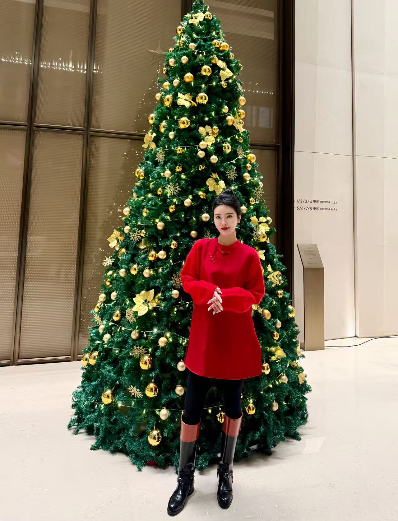 DL乐乐家【沐光而行】新年款红色高级感中式马甲显瘦减龄保暖毛衣女