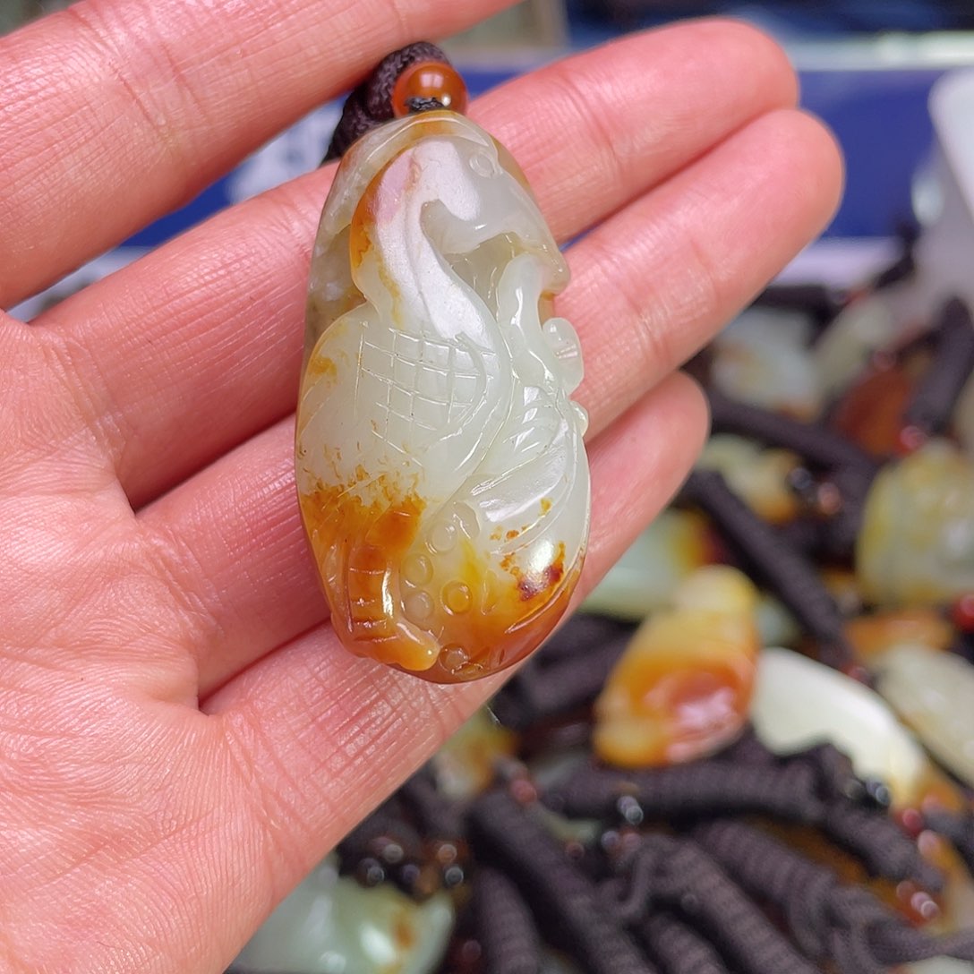 和田玉颈饰未镶嵌