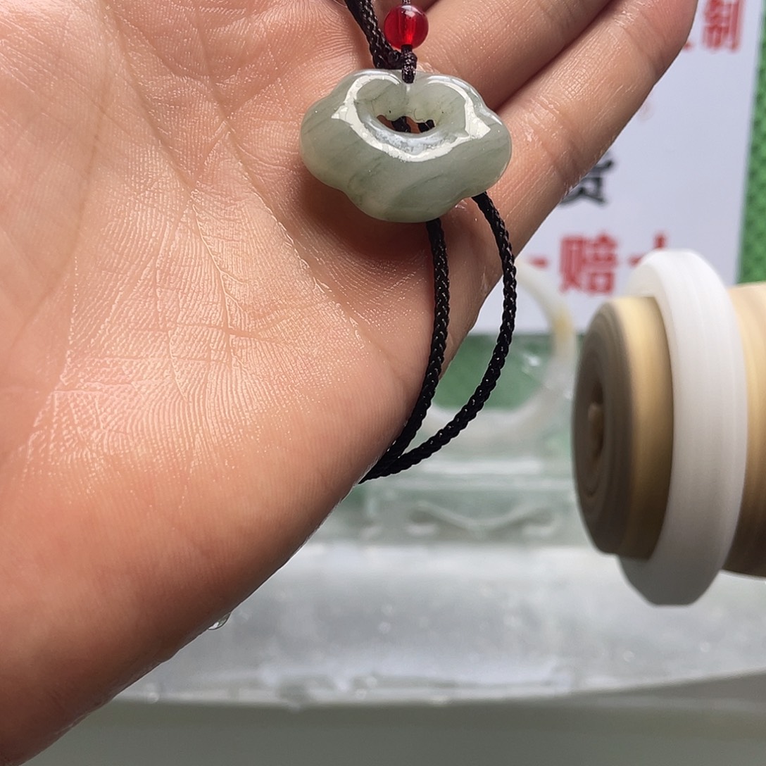 石英质玉（天山翠）未镶嵌颈饰