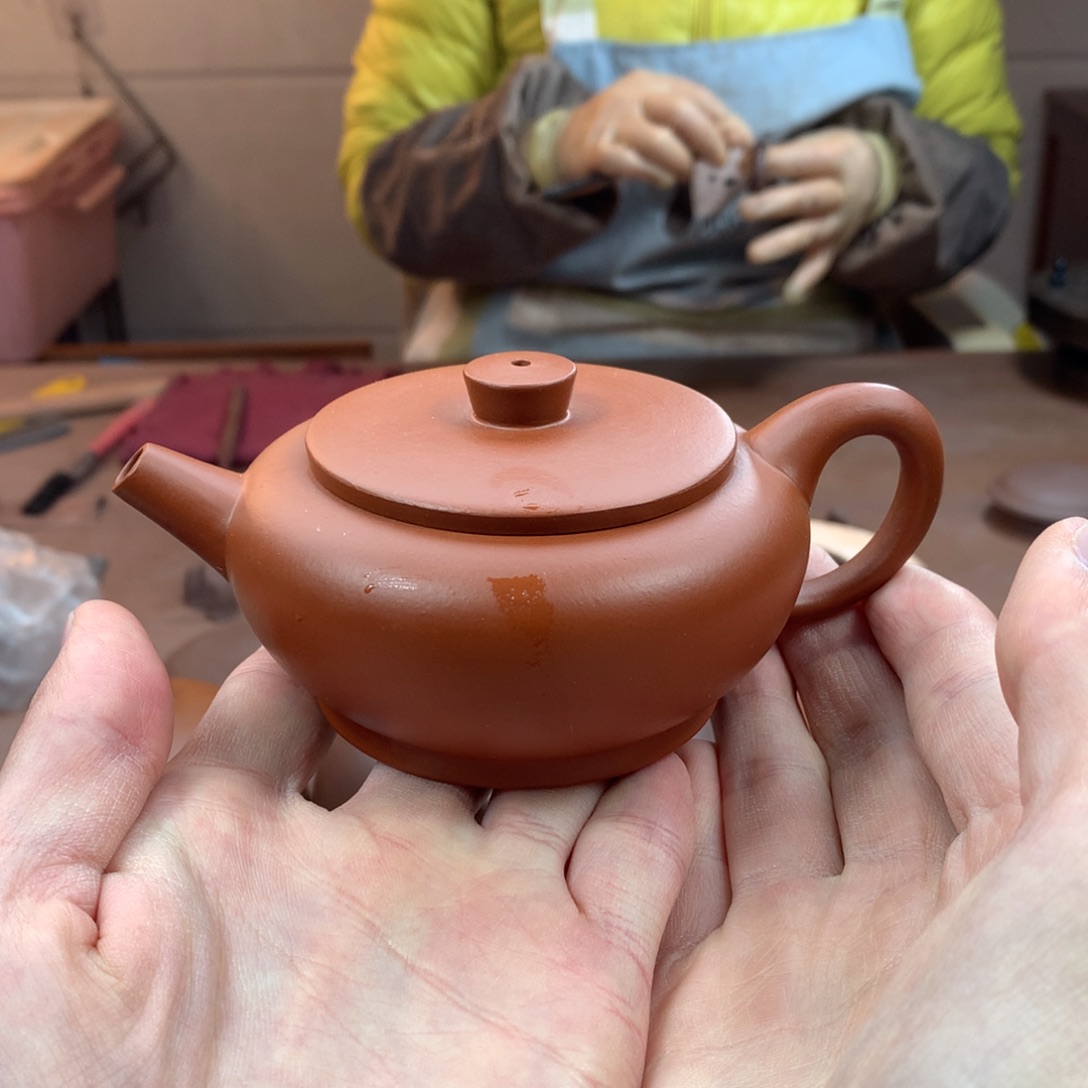 紫砂茶壶巨轮 朱泥 周宜君140cc （网孔）