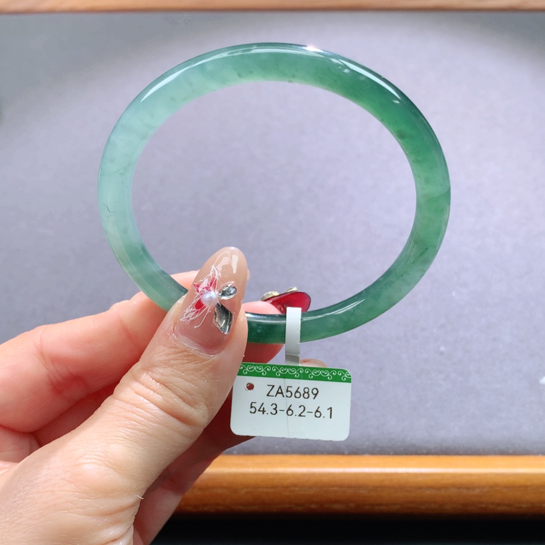 翡翠手镯未镶嵌天然翡翠手镯