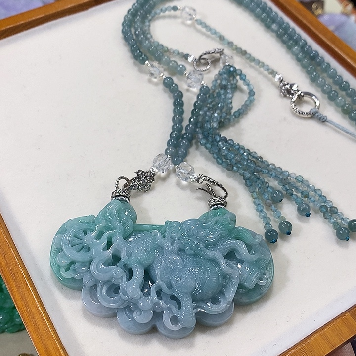 翡翠未镶嵌颈饰翡翠吊坠