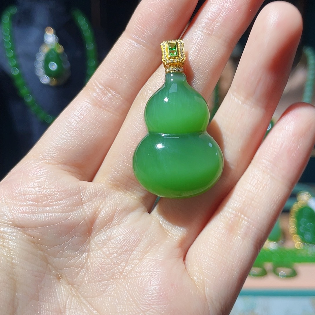和田玉（碧玉）18K金镶嵌吊坠(不含链)