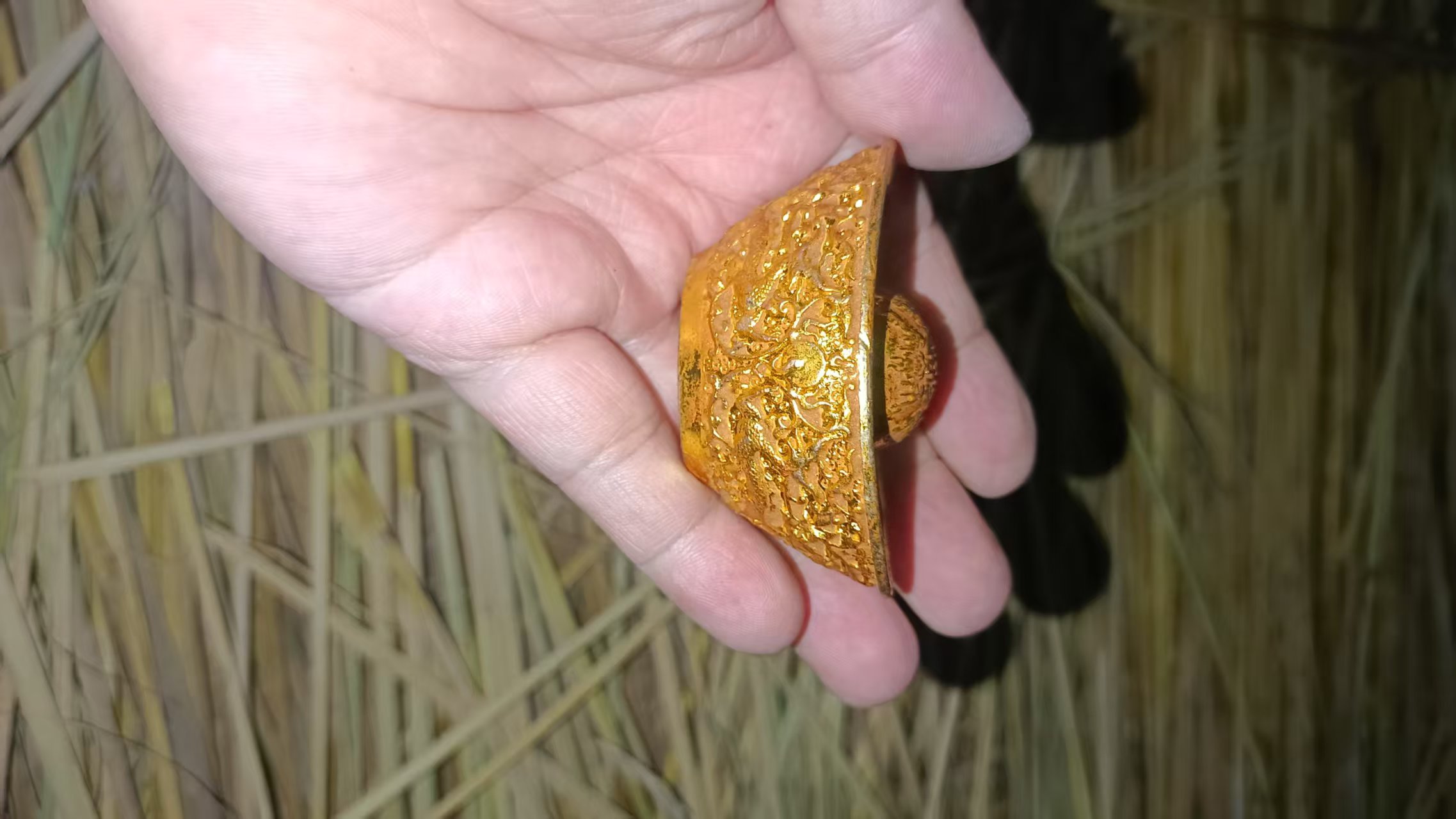 一个精美仿古q007家居摆件