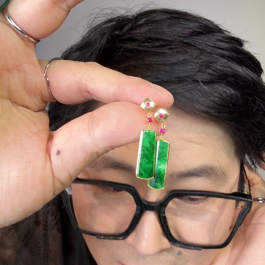 R***m翡翠18K金镶嵌颈饰一对
