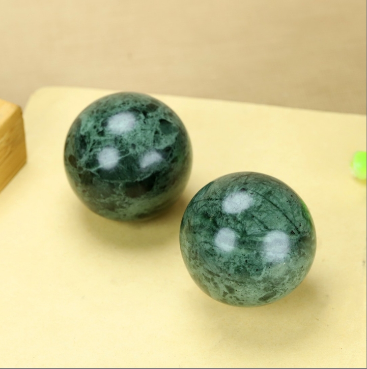 西藏 药王石玉 卡40mm一对 把玩手球时尚经典