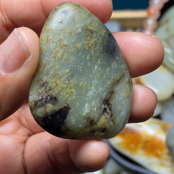 和田玉未镶嵌珠宝半成品