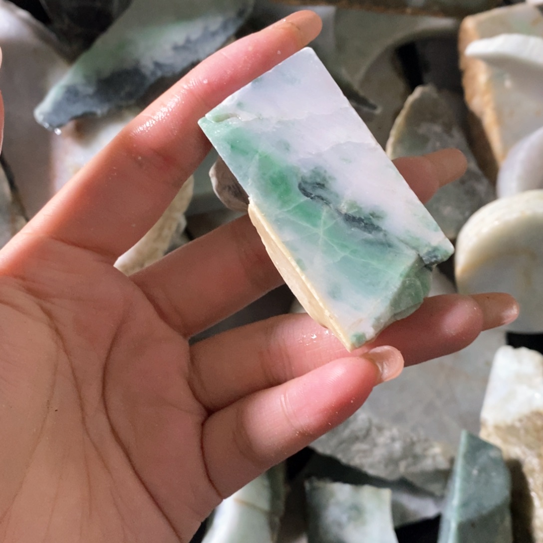 颈饰未镶嵌翡翠天然翡翠