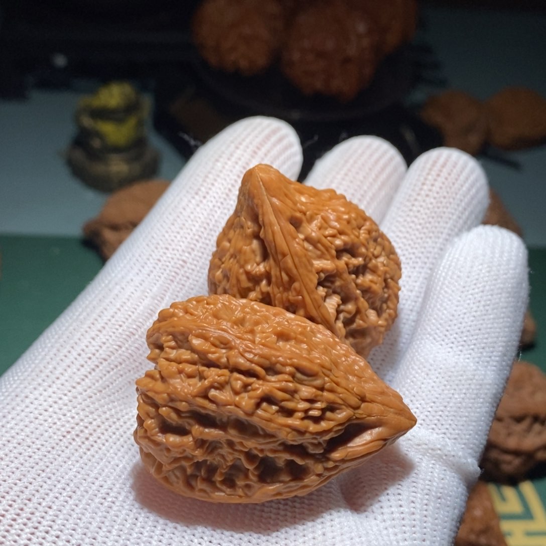 文玩核桃吊坠牛***州塔尖