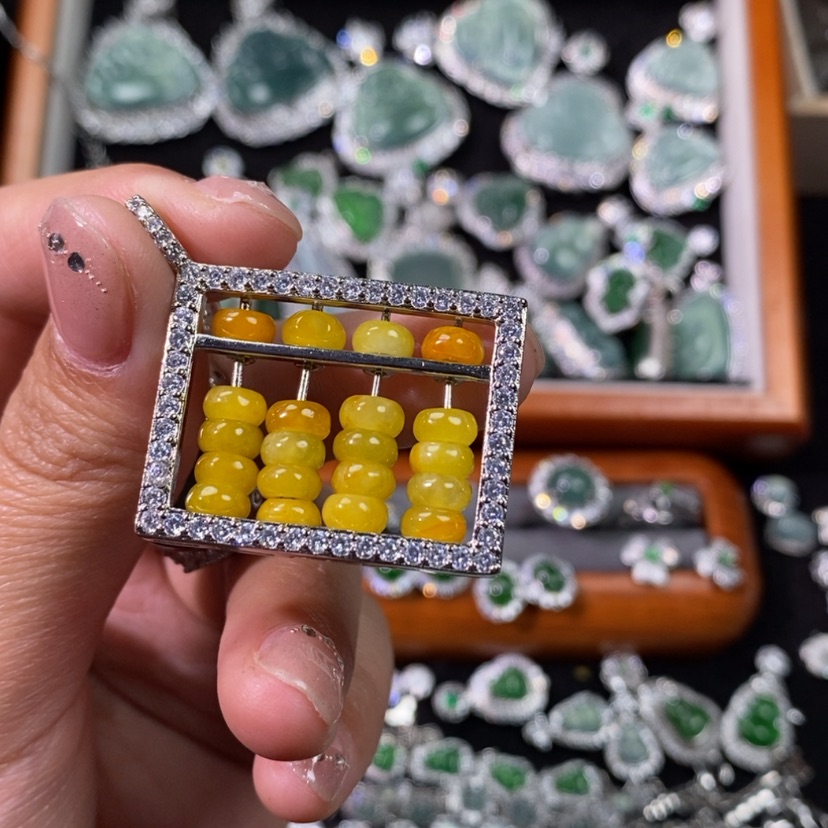 【闪购商品】翡翠颈饰未镶嵌天然