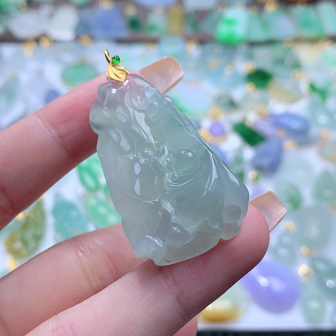 翡翠颈饰未镶嵌翡翠